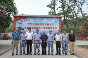 院长李国锋带队慰问驻济部队
