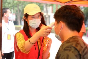 我校迎来首批学生返校复学
