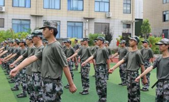 锋从磨砺出，乐从汗水来——2020级新生军训训练风采